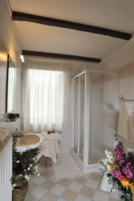 Agriturismo Il Borghetto كريسْبيلاّنو الغرفة الصورة
