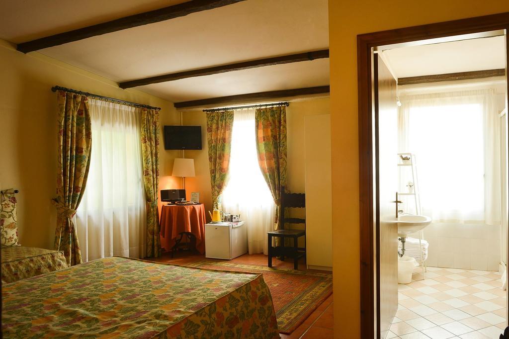 Agriturismo Il Borghetto كريسْبيلاّنو الغرفة الصورة